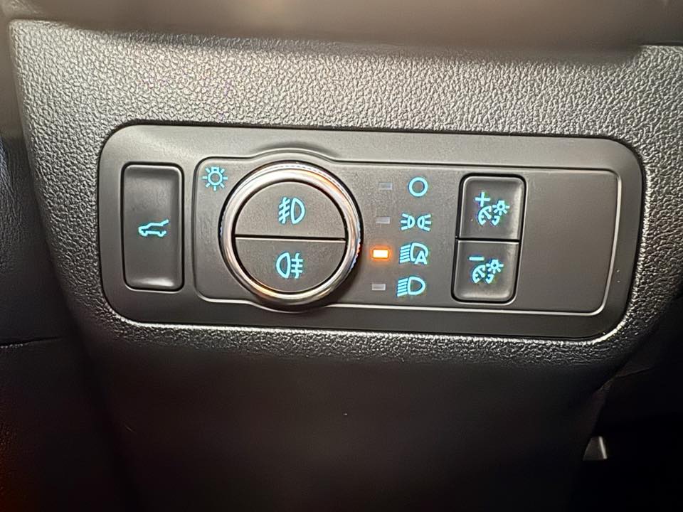 旗艦版 僅跑5.8萬 LV2駕駛輔助 C/P值高 豪華安全皆滿配  第8張相片