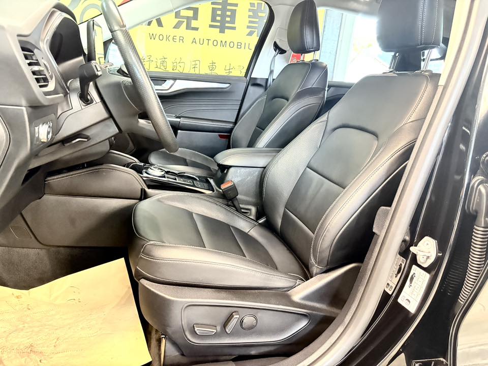 旗艦版 僅跑5.8萬 LV2駕駛輔助 C/P值高 豪華安全皆滿配  第18張相片
