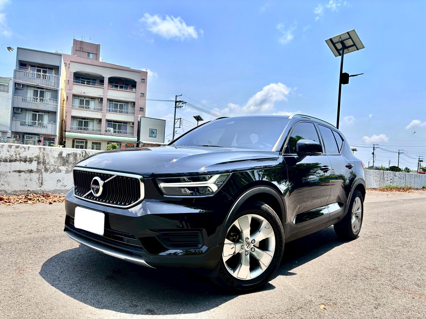 XC40 T3 僅跑3.9萬 原版件 北歐設計美學 |安全科技代表作  第1張相片
