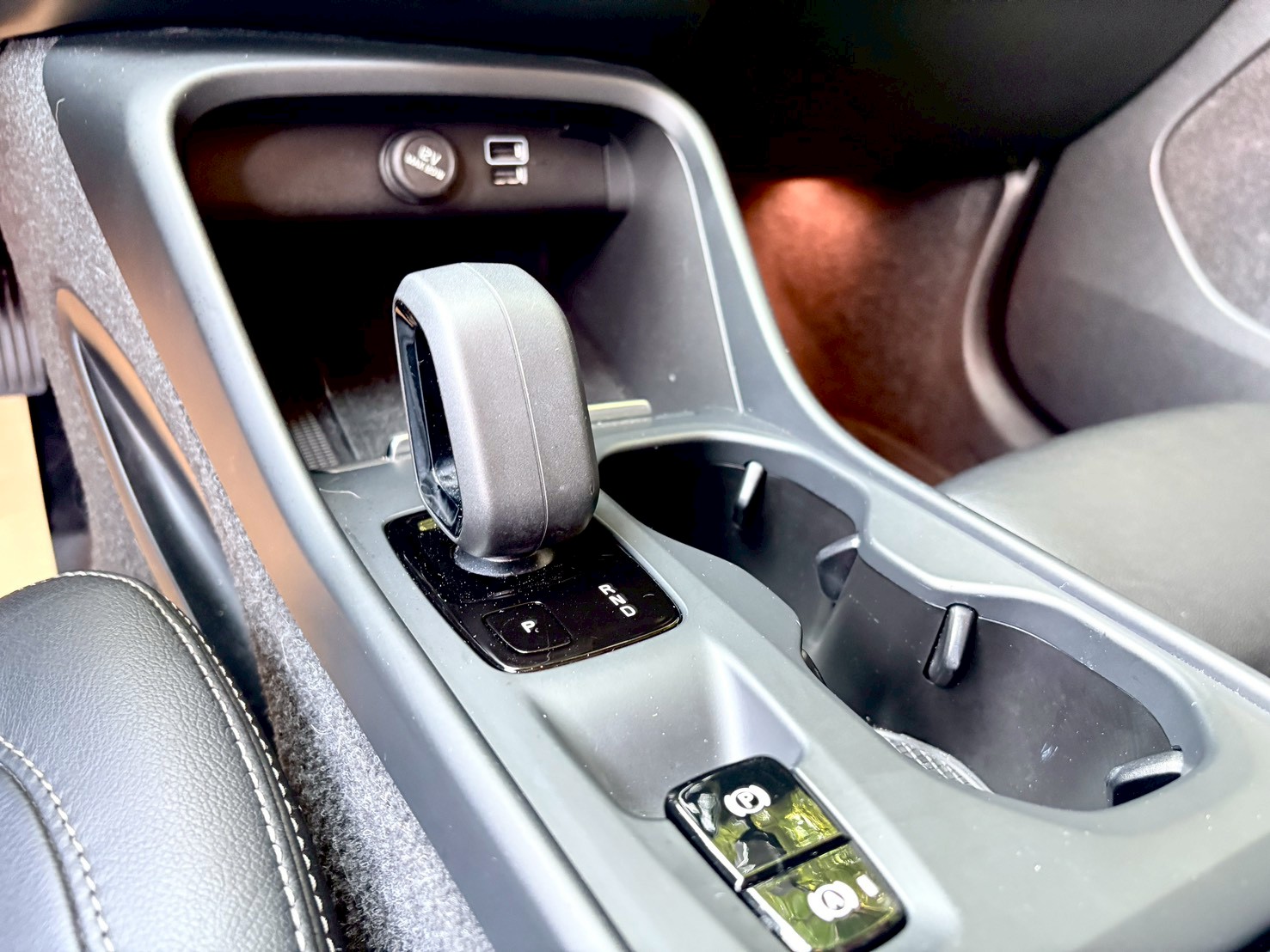 XC40 T3 僅跑3.9萬 原版件 北歐設計美學 |安全科技代表作  第9張相片