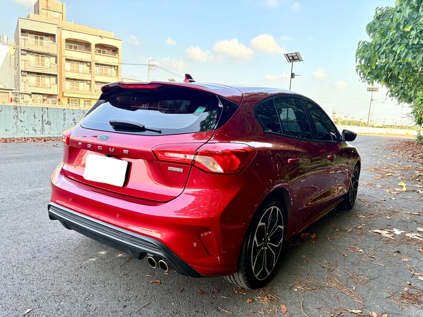 僅跑6.5萬 全速域跟車/盲點/車道維持/自動煞停/Carplay/快撥 原廠無改裝 內外漂亮  第3張相片