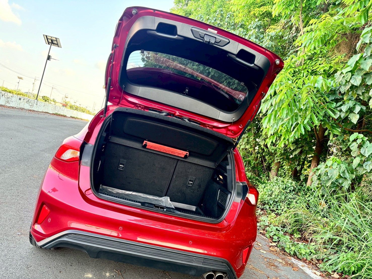 僅跑6.5萬 全速域跟車/盲點/車道維持/自動煞停/Carplay/快撥 原廠無改裝 內外漂亮  第5張相片