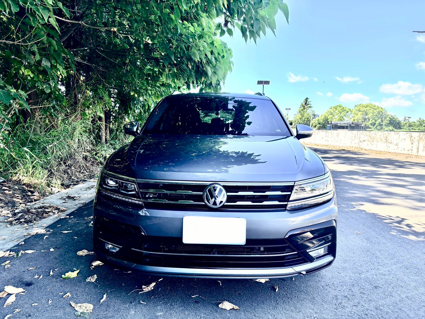 TIGUAN 5+2 滿配 R-LINE外觀/電動側踏板/一階晶片/變速箱優化  第1張相片