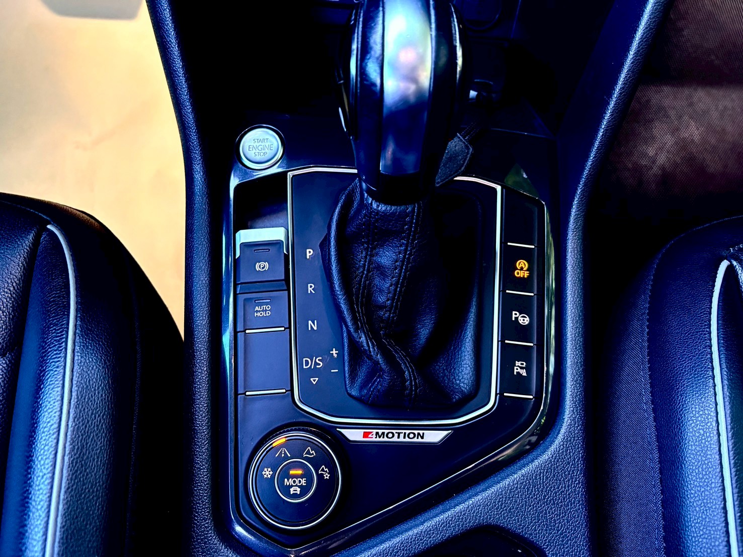 TIGUAN 5+2 滿配 R-LINE外觀/電動側踏板/一階晶片/變速箱優化  第12張相片