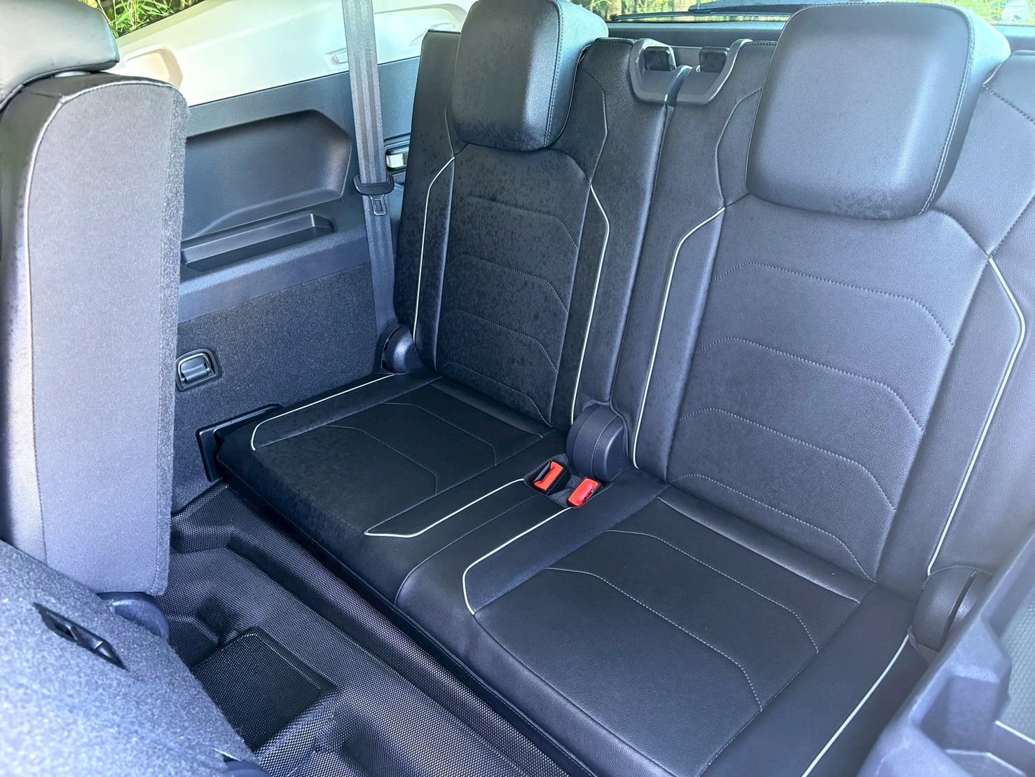 TIGUAN 5+2 滿配 R-LINE外觀/電動側踏板/一階晶片/變速箱優化  第18張相片
