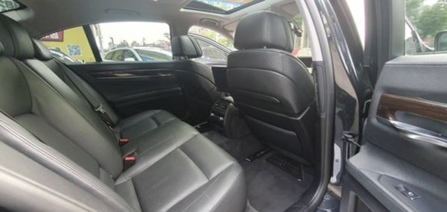 BMW寶馬 730I  第13張相片