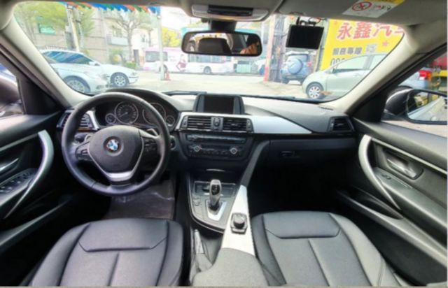 BMW寶馬 320I  第13張相片