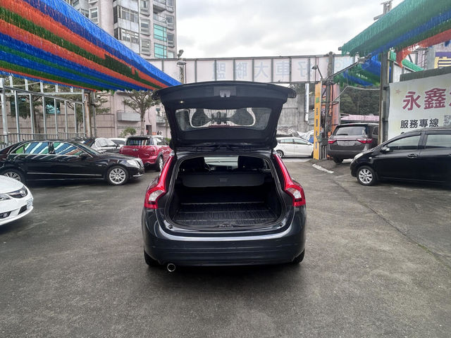 VOLVO富豪 V60  第8張相片