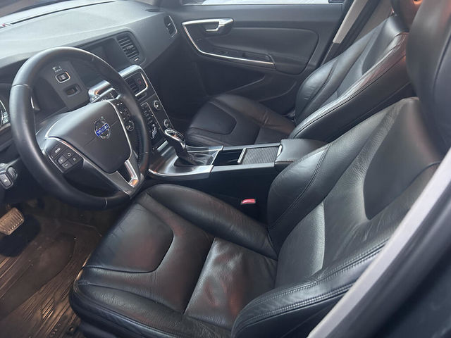 VOLVO富豪 V60  第12張相片