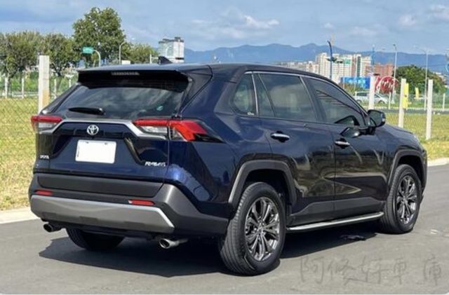 TOYOTA豐田 RAV4  第10張相片