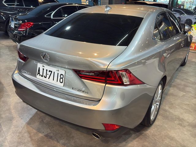 LEXUS凌志 IS200T  第2張相片