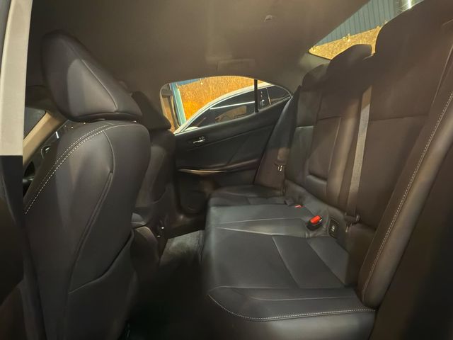LEXUS凌志 IS200T  第4張相片