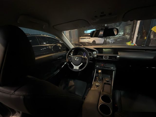 LEXUS凌志 IS200T  第5張相片