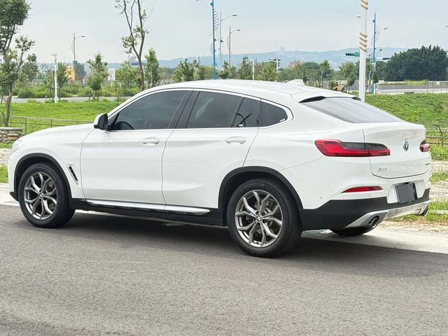 BMW寶馬 X4 XDRIVE20I  第2張相片