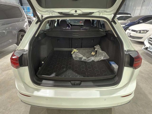 VOLKSWAGEN福斯 GOLF VARIANT  第6張相片