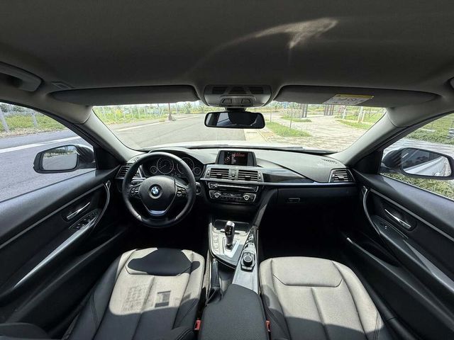BMW寶馬 318I  第3張相片