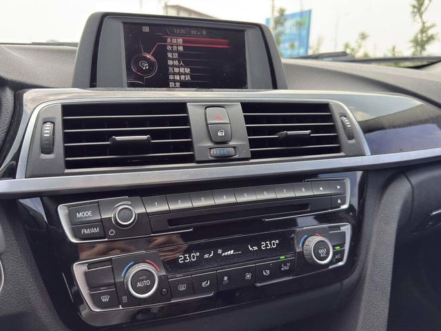 BMW寶馬 318I  第6張相片