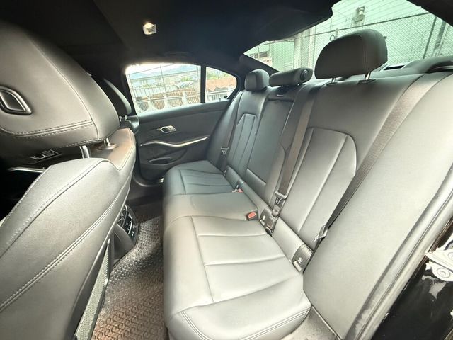 BMW寶馬 330I  第5張相片