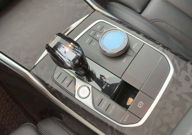 BMW寶馬 330I  第6張相片