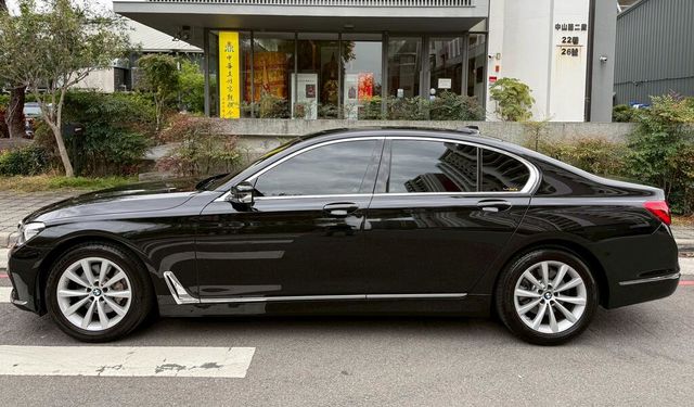 BMW寶馬 730I LUXURY  第2張相片