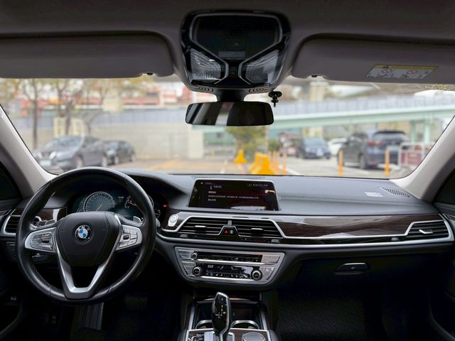 BMW寶馬 730I LUXURY  第4張相片