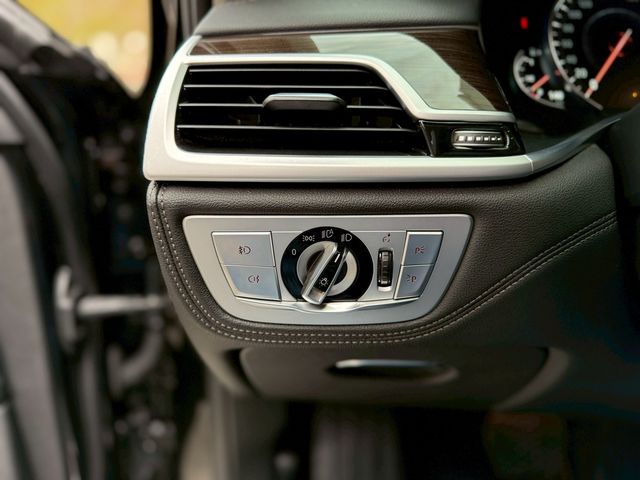 BMW寶馬 730I LUXURY  第11張相片