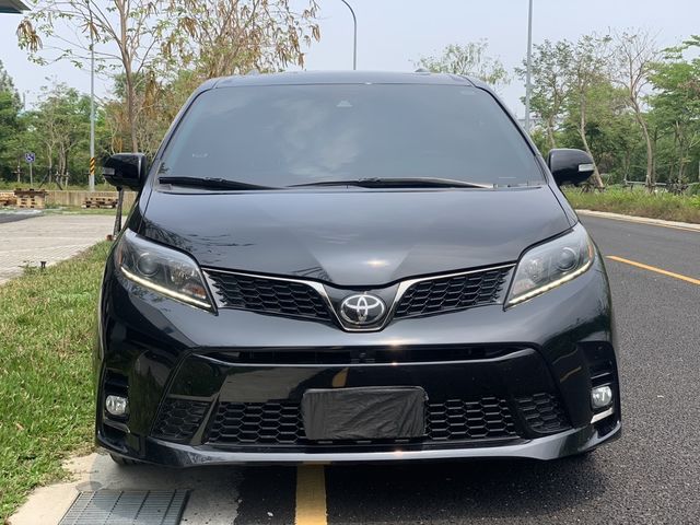 TOYOTA豐田 SIENNA  第2張相片