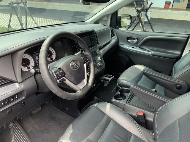 TOYOTA豐田 SIENNA  第3張相片