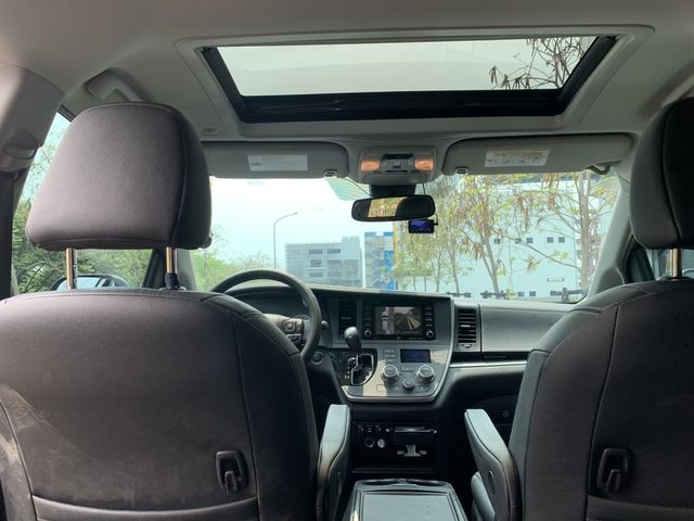 TOYOTA豐田 SIENNA  第7張相片