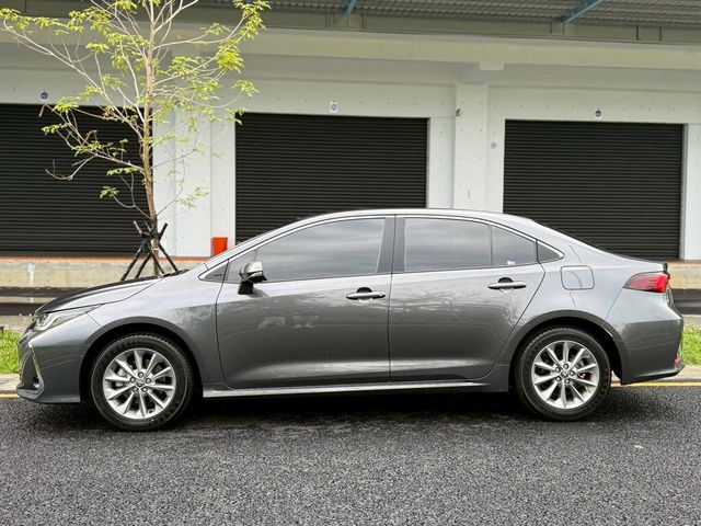 TOYOTA豐田 ALTIS  第3張相片