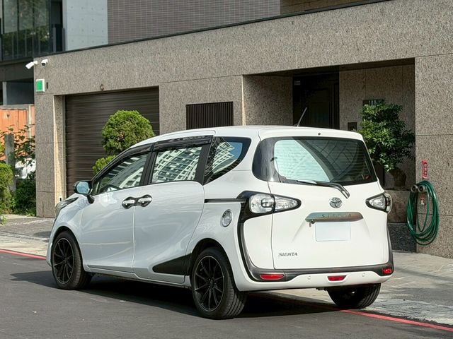 TOYOTA豐田 SIENTA  第2張相片