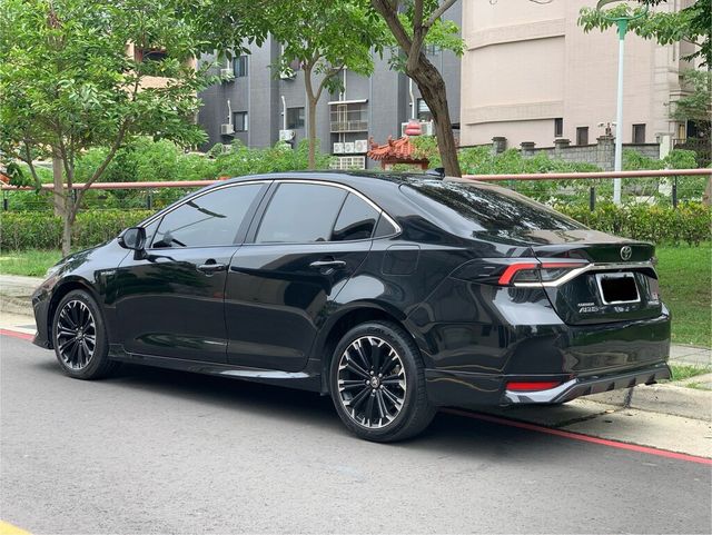 TOYOTA豐田 COROLLA ALTIS HYBRID  第2張相片