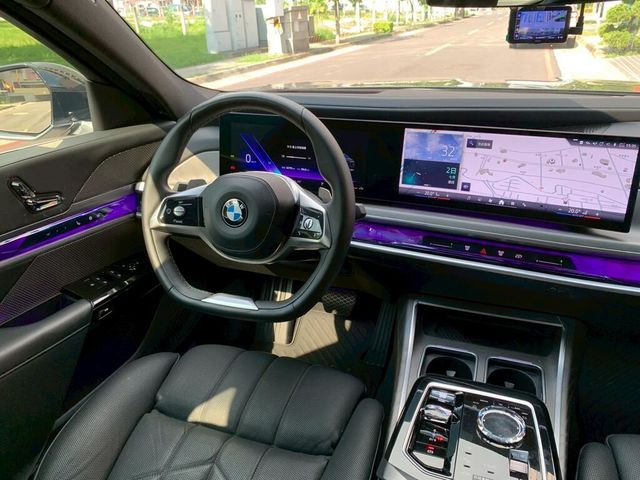 BMW寶馬 730I  第6張相片