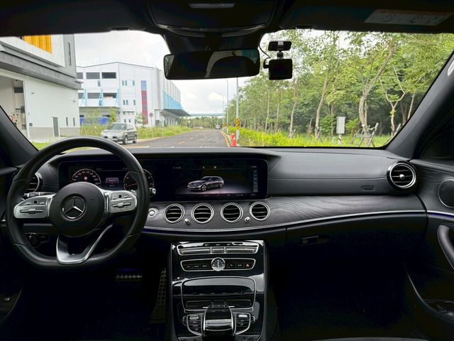 M-BENZ賓士 E300  第8張相片