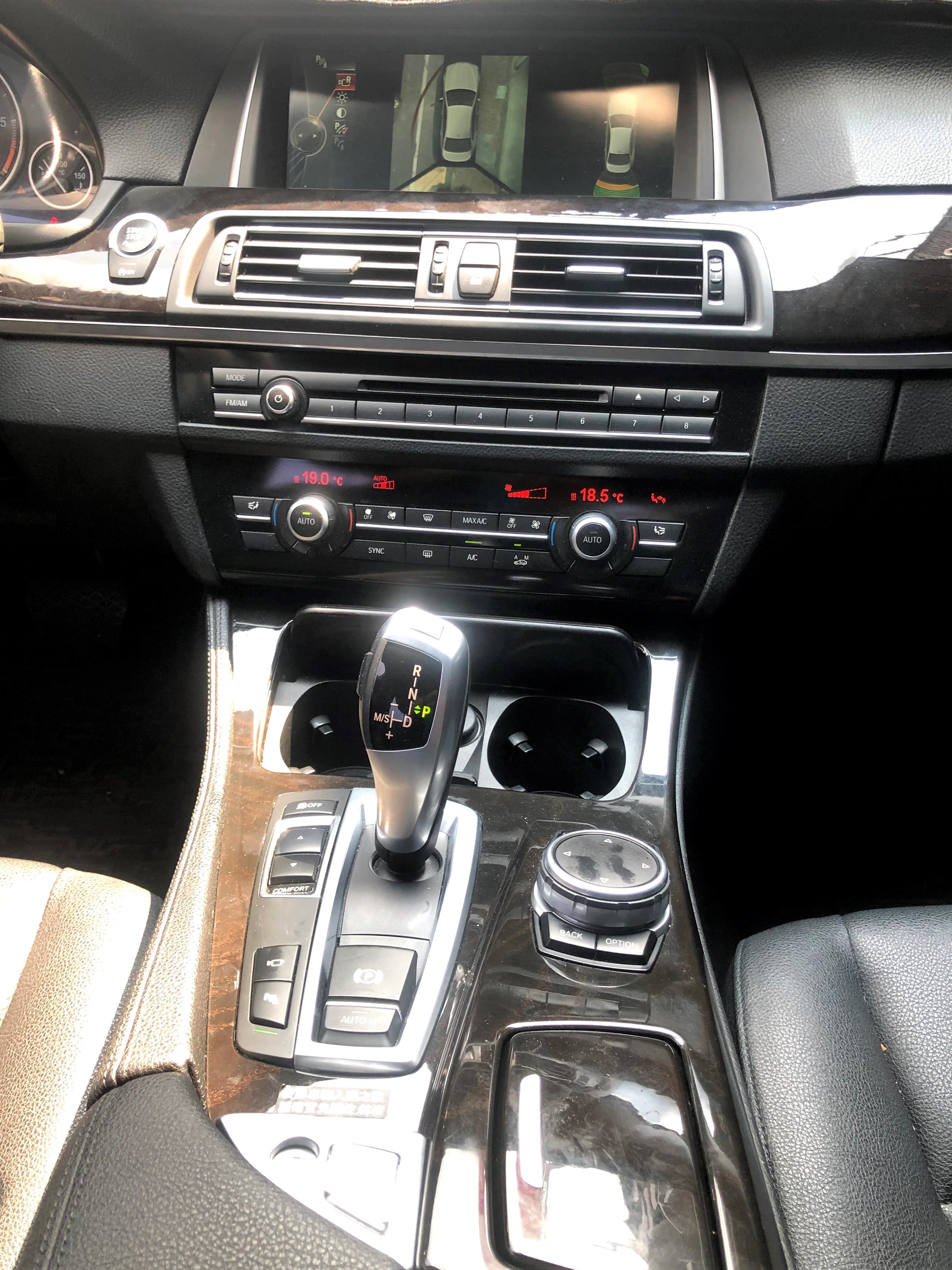 2015年 BMW 520d(F10) 無待修  第9張相片