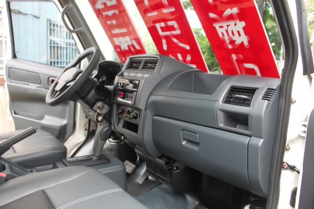 《可認證可做五大保固》《自排冷凍車》《負20度冷凍機組》 《箱厚10公分》《車廂內裝乾淨如新》  第13張相片