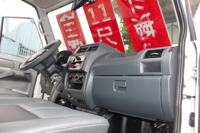 《可認證可做五大保固》《自排冷凍車》《負20度冷凍機組》 《箱厚10公分》《車廂內裝乾淨如新》  第15張相片