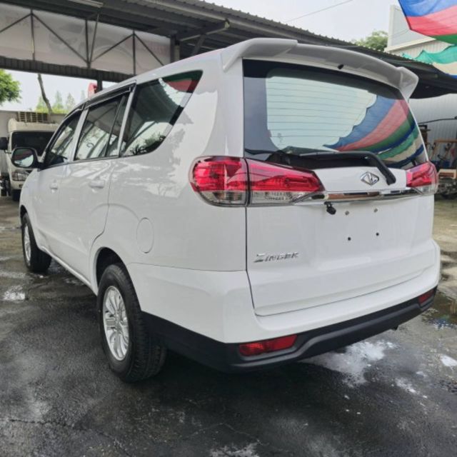 2022年Zinger精緻型客貨車 自排 配備有雙安全氣囊 定速 ABS 鋁圈 循跡防滑 原廠保養 保證里程實跑3萬9千  第4張相片