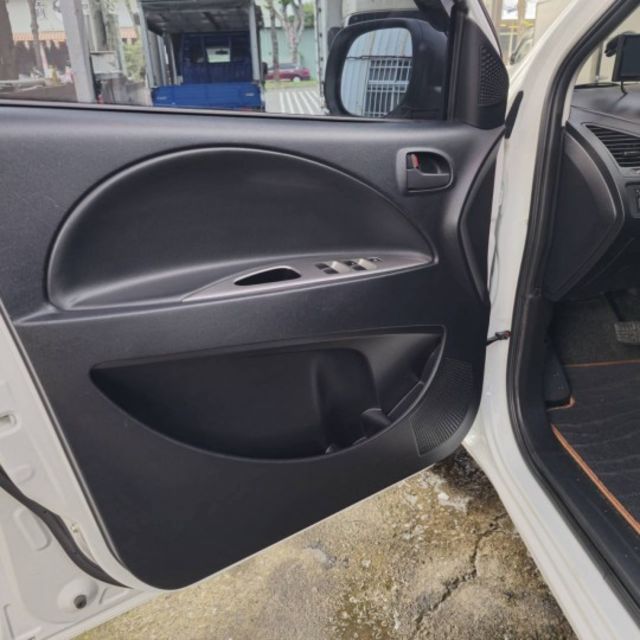 2022年Zinger精緻型客貨車 自排 配備有雙安全氣囊 定速 ABS 鋁圈 循跡防滑 原廠保養 保證里程實跑3萬9千  第5張相片