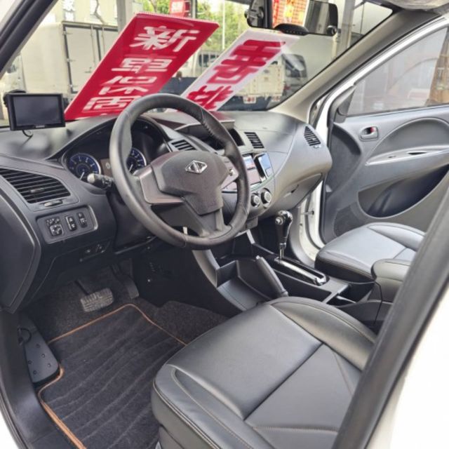 2022年Zinger精緻型客貨車 自排 配備有雙安全氣囊 定速 ABS 鋁圈 循跡防滑 原廠保養 保證里程實跑3萬9千  第6張相片