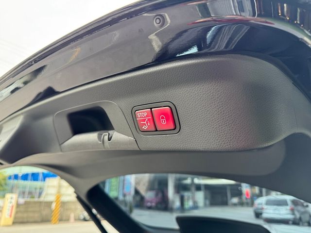 M-BENZ賓士 GLC43 AMG COUPE  第13張相片
