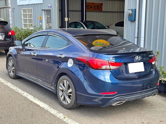 HYUNDAI現代 ELANTRA  第2張相片