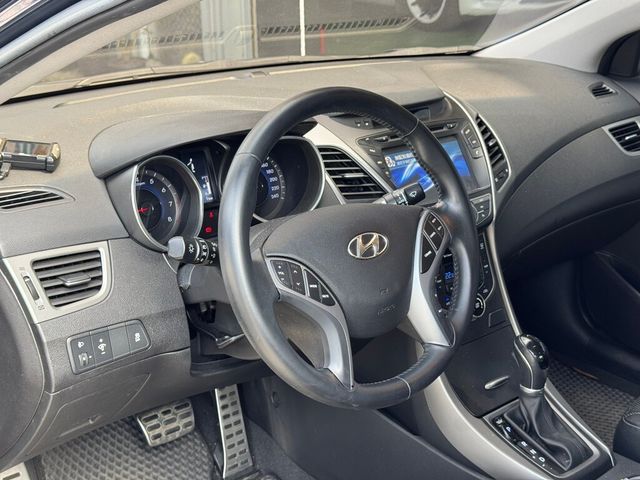 HYUNDAI現代 ELANTRA  第3張相片