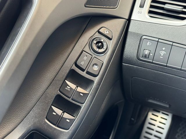 HYUNDAI現代 ELANTRA  第7張相片