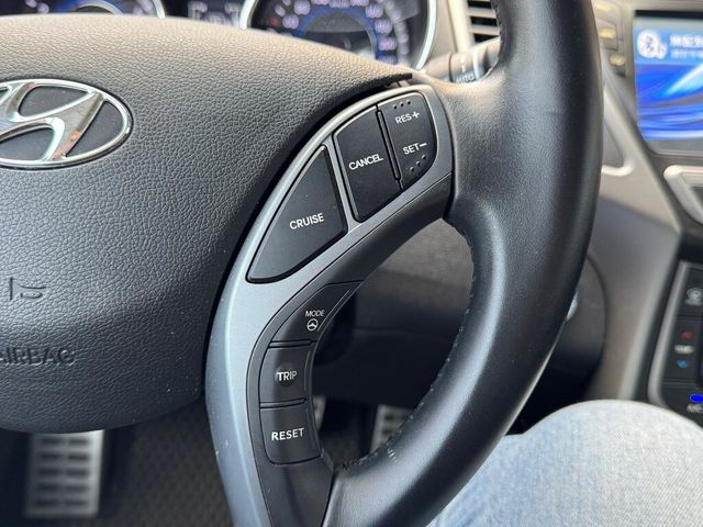 HYUNDAI現代 ELANTRA  第8張相片