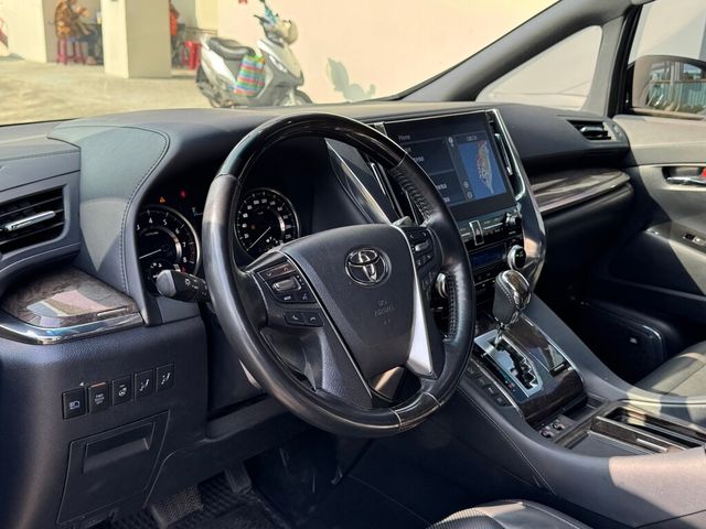 TOYOTA豐田 ALPHARD  第3張相片