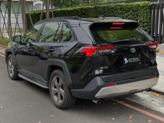 TOYOTA豐田 RAV4  第2張相片