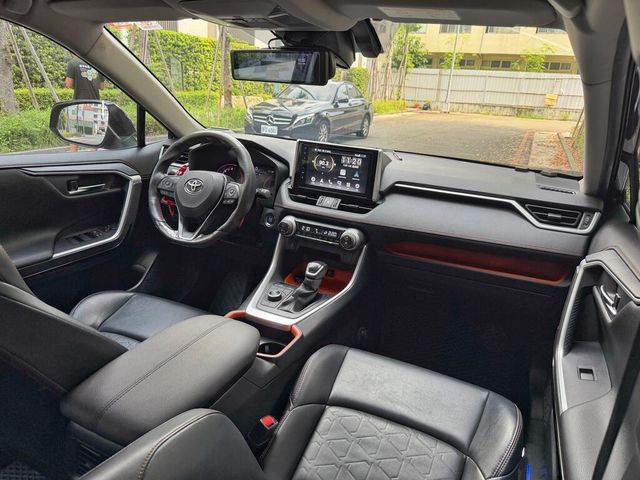TOYOTA豐田 RAV4  第5張相片