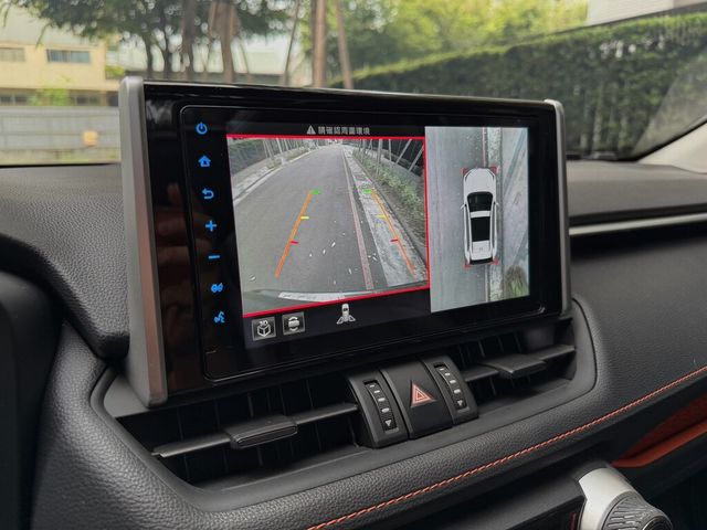 TOYOTA豐田 RAV4  第9張相片
