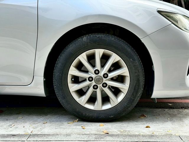 TOYOTA豐田 CAMRY  第7張相片